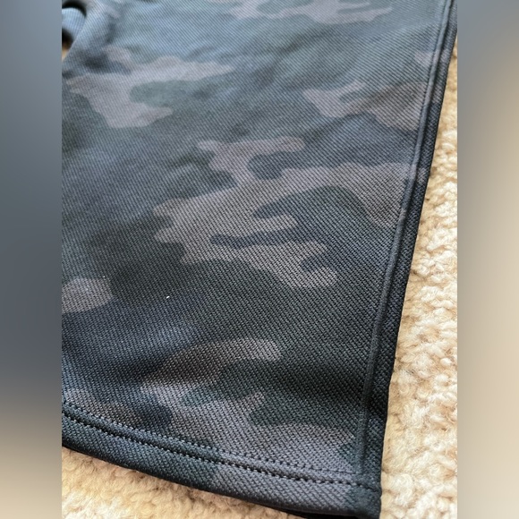 🆕 SPANX Camo Printed Seamless Biker Shorts XL - Picture 5 of 6